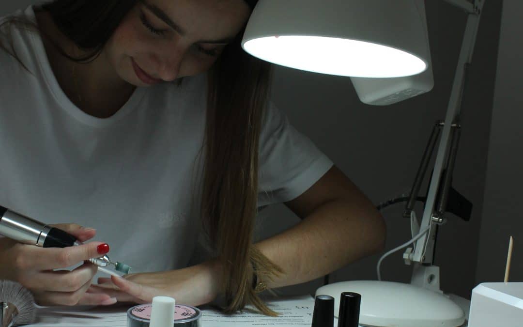 3 erreurs à éviter pour se lancer dans les ongles